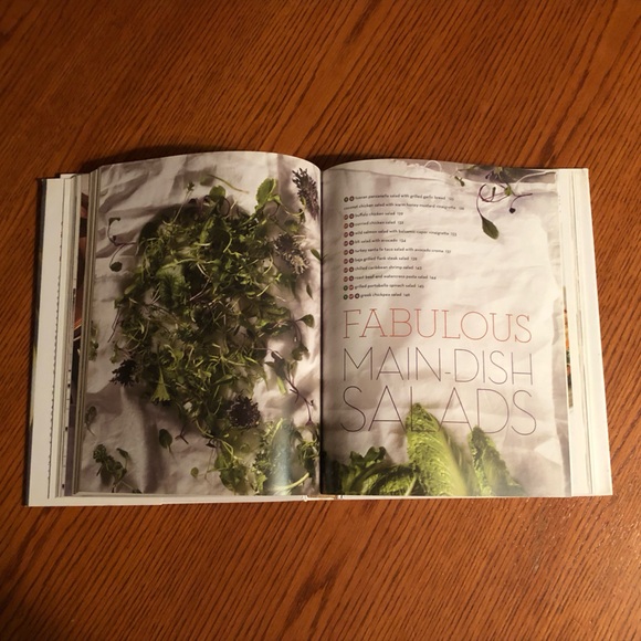 The Skinnytaste Cookbook: Light on Calories, Big on Flavour by Gina Homolka - Picture 6 of 9